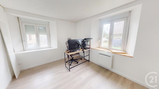 Appartement F4 à vendre - 4 pièces - 81.7 m2 - CHARQUEMONT - 25 - FRANCHE-COMTE - Century 21 Avenir Immobilier