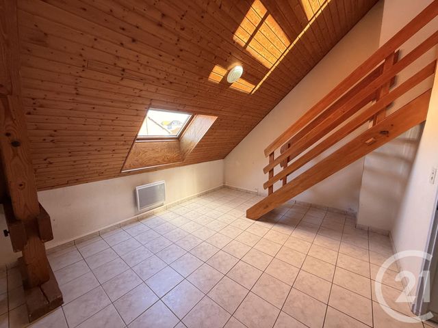 Appartement F5 à louer - 5 pièces - 68.0 m2 - CHARQUEMONT - 25 - FRANCHE-COMTE - Century 21 Avenir Immobilier