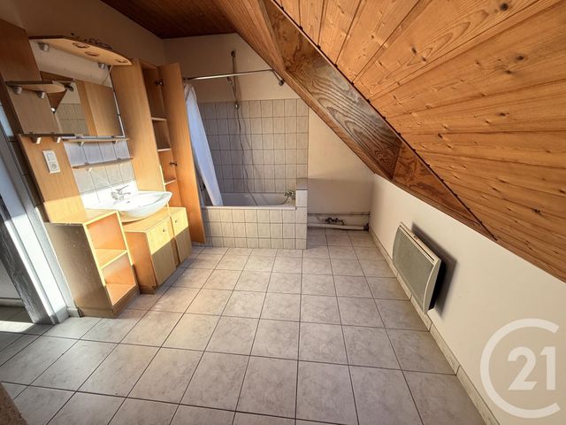 Appartement F5 à louer - 5 pièces - 68.0 m2 - CHARQUEMONT - 25 - FRANCHE-COMTE - Century 21 Avenir Immobilier