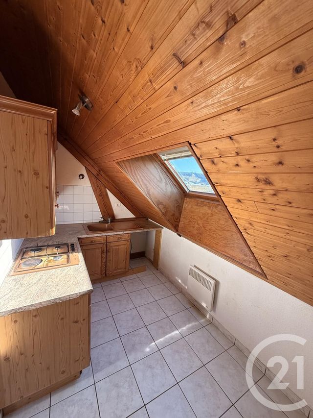 Appartement F5 à louer - 5 pièces - 68.0 m2 - CHARQUEMONT - 25 - FRANCHE-COMTE - Century 21 Avenir Immobilier