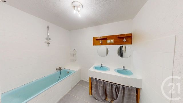 Appartement T4 à vendre - 5 pièces - 107.0 m2 - CHARQUEMONT - 25 - FRANCHE-COMTE - Century 21 Avenir Immobilier