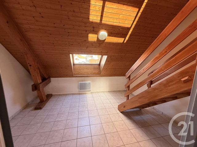 Appartement F5 à louer - 5 pièces - 68.0 m2 - CHARQUEMONT - 25 - FRANCHE-COMTE - Century 21 Avenir Immobilier